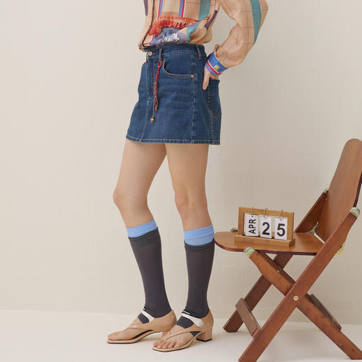 谜底撞色车缝牛仔裤短裤2026夏季新品编织绳饰挂件A型女262MJ0465 商品图1