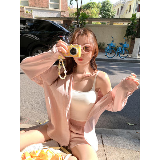 <曾小咸推荐>4.5现货秒杀 ！微信超特价！韩系纯色衬衫 日常169.99 立减90 秒杀79.99！！ 短裤 日常149.99 立减100 秒杀49.99！！ 商品图1