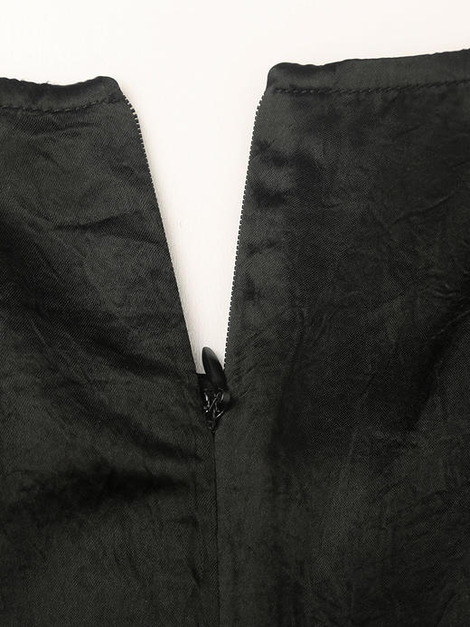 轻奢高级感醋酸缎面无袖连衣裙女 黑色收腰褶皱显瘦 A 字大摆长款气质长裙 商品图4