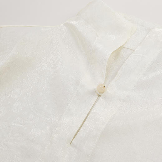 RF209斯尔丽26新款改良国风立领可打开穿宽松版及臀挡肉衬衣 商品图5