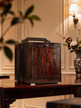 清早期 紫檀提梁文房箱