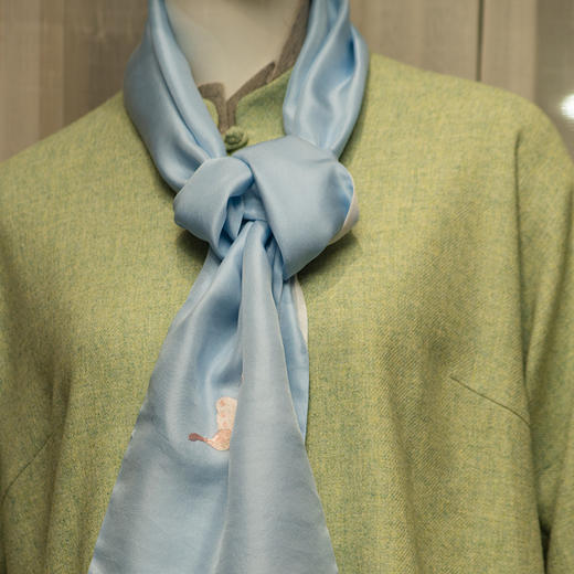 手工刺绣蝶舞天涯 斜纹真丝围巾 商品图3