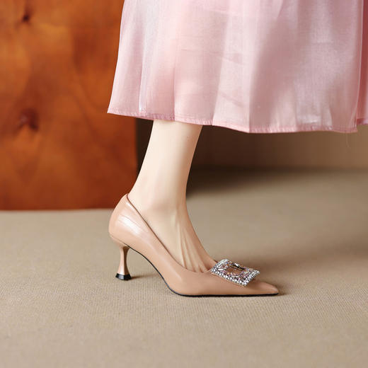 【预售5天】法式气质浅口单鞋新款真皮仙女风配裙子雪花水钻尖头高跟鞋 商品图3