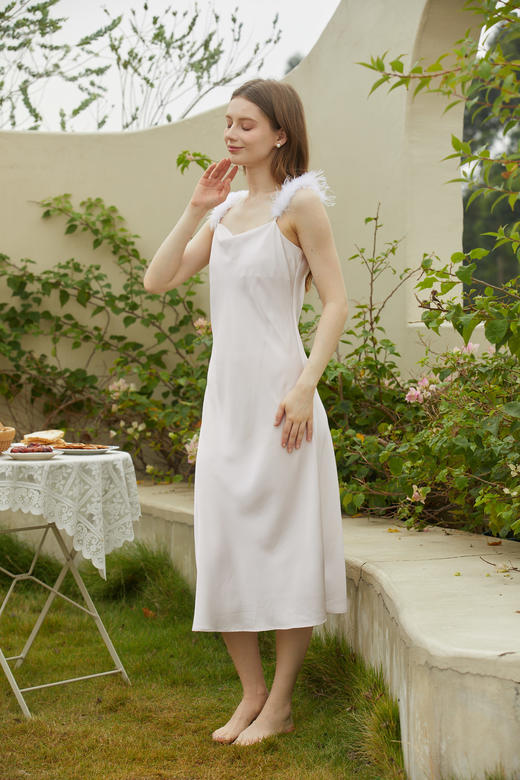 【满2件/99元】【秀黛】女羽毛吊带裙女士夏季吊带睡裙家居服ML554041T【门店同款】【如遇缺货自动退款，介意勿拍】 商品图2
