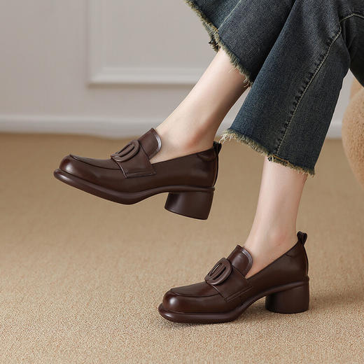 【预售5天】英伦复古粗跟真皮春秋深口豆豆鞋防水台时装中跟通勤乐福单鞋F7523 商品图0