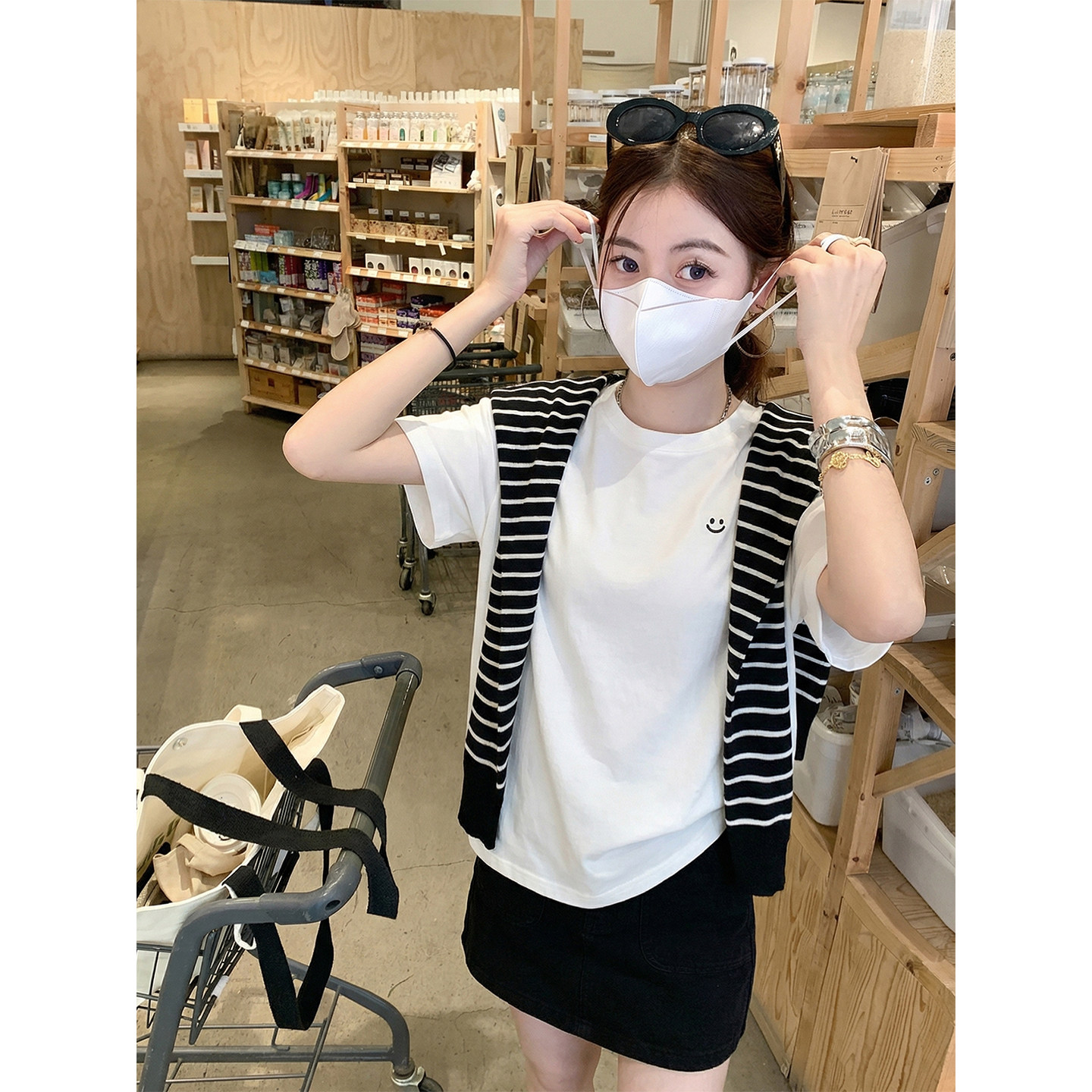 <曾小咸推荐>4.4现货秒杀 ！微信超特价！韩系笑脸刺绣短袖t恤 日常119.99 立减60 秒杀59.99！！