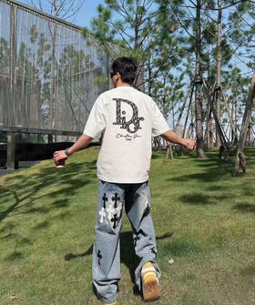 【a61】全新系列情侣时尚刺绣圆领短袖T恤！！