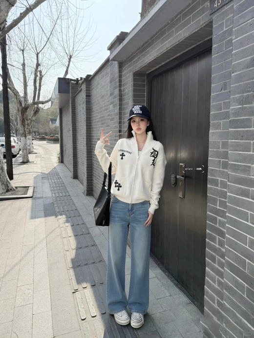 专柜实拍【时髦通勤】拉夏贝尔/La Chapelle显瘦有型单扣后腰撞色标简约设计感微弹直筒窄版牛仔裤 商品图8