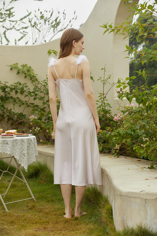 【满2件/99元】【秀黛】女羽毛吊带裙女士夏季吊带睡裙家居服ML554041T【门店同款】【如遇缺货自动退款，介意勿拍】 商品图4