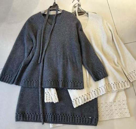 【门店同款】ENJOY冬季下摆镂空V领针织裙套装 167546451 商品图0