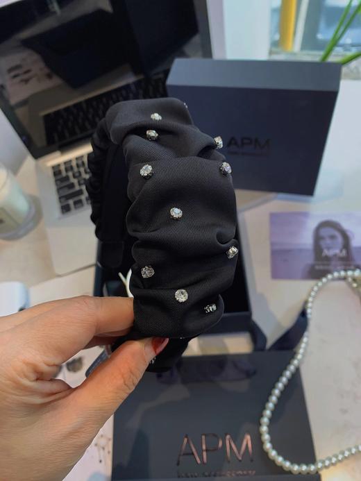 精品礼盒+礼袋！APM摩登奢钻褶皱水晶发箍  26Y04017- 商品图5