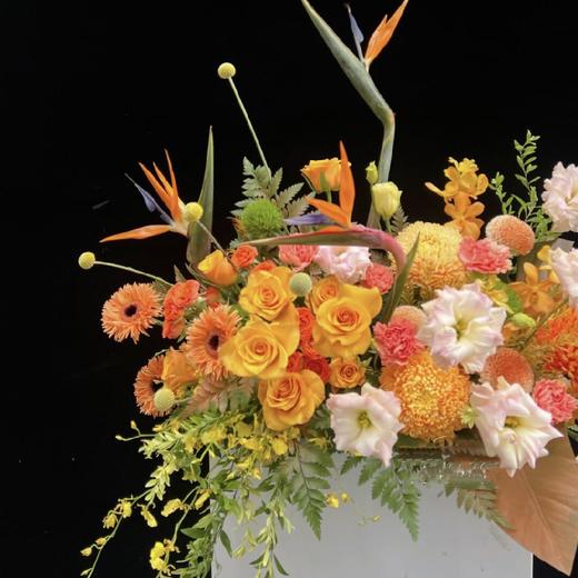 安然与共-橙色系讲台花 商品图1