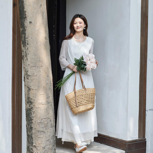 【林栖设计小店】【林栖推荐】夏季新品法式蕾丝针织拼接真丝不规则连衣裙N1962237 商品图5