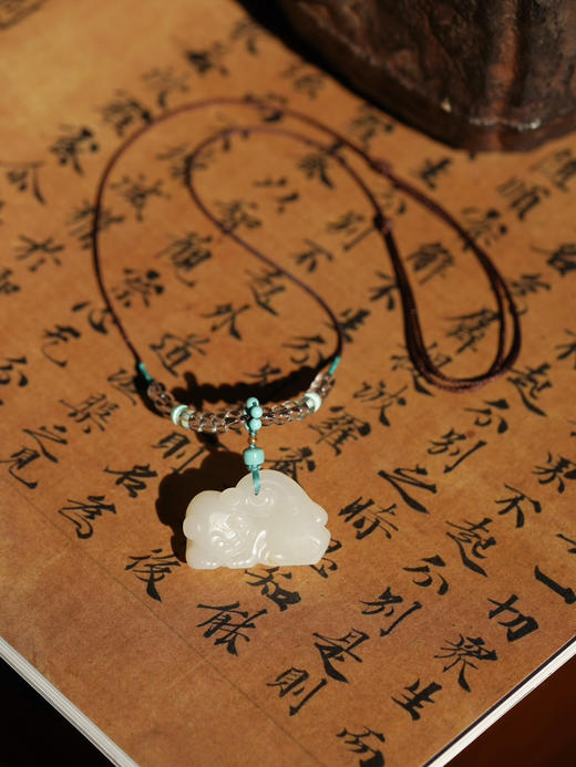 和田玉萌虎吊坠 商品图0