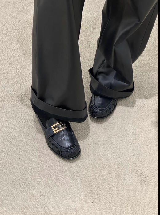 芬迪 非常经典的乐福鞋系列 商品图7