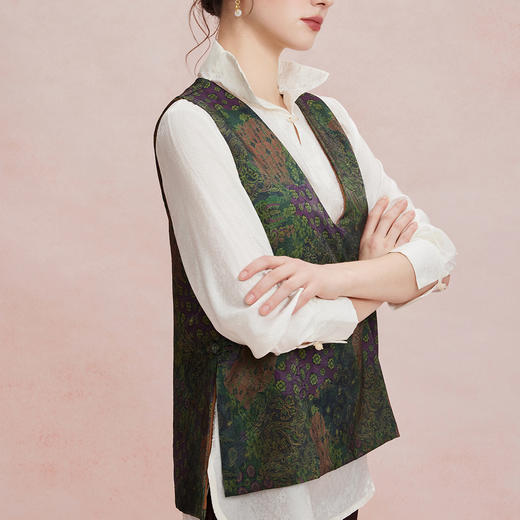 RF404斯尔丽26新款新中式提花双色深V宽松廓形挡肉百搭马甲 商品图4