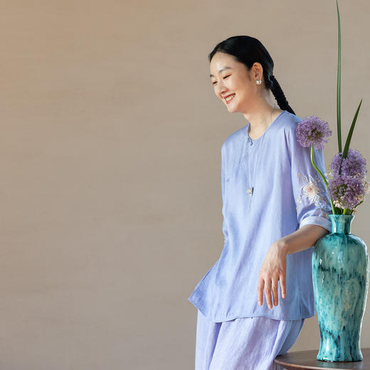 牧衣游原创 22姆米重磅双宫绸手工刺绣小衫古朴系带禅意上衣 星阳 商品图0