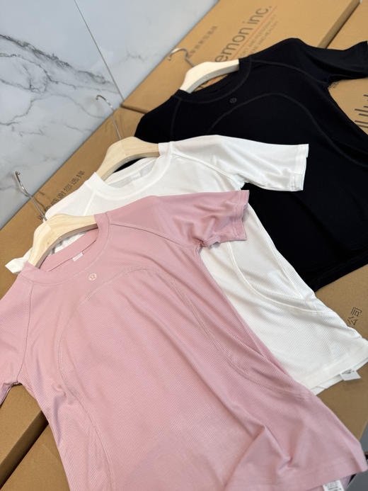 lulu正品糯叽叽坑条显瘦弹力运动T恤 商品图2