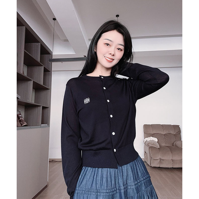 luo*意威原单~圆领100%精纺美丽诺羊毛开衫外套女重工刺绣百搭显瘦上衣