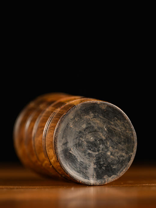 清	黄花梨竹节工一手握笔筒 商品图4