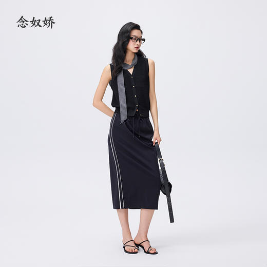 【商场同款】CNI6445 “ 都市新贵马甲 ” 莱赛尔三醋酸定制纱线吸汗透气 自然纹理挺括有型 好穿黑色马甲 商品图3