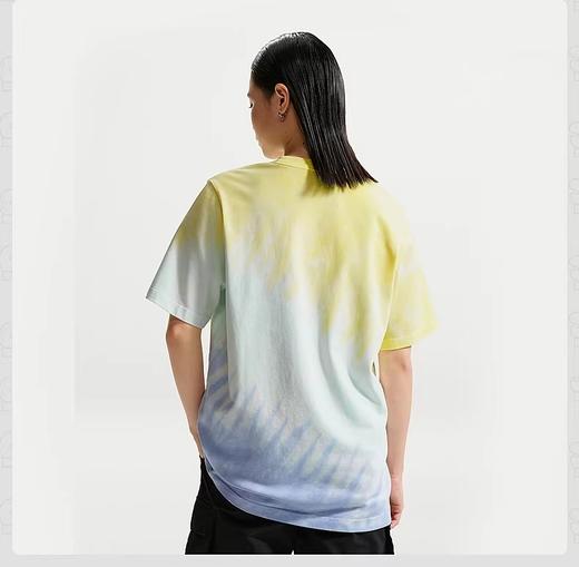 【店庆提前购】【8.8折】7楼NIKE耐克女短袖26夏新款宽松渐变扎染棉质圆领运动T恤IR7557-714吊牌价399折后价351 商品图1