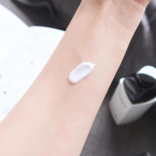 CHANEL/香奈儿山茶花润泽水感乳液30ml 滋润补水保湿提亮（CDF） 商品图4