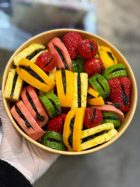 【鲜果切】“多巴胺”水果夹乌梅（750ml）