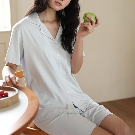 KEMU壳木蚕养·夏日家居服9831 面料柔软透气亲肤弹力奢华 宽松有度 显瘦藏肉 慵懒不邋遢 四色可选 商品图6