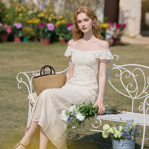 西遇法式方领连衣裙女2026夏新款收腰显瘦气质提花A字中长仙女裙E0060274 商品图2