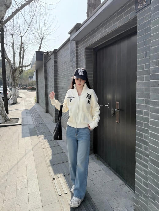 专柜实拍【时髦通勤】拉夏贝尔/La Chapelle显瘦有型单扣后腰撞色标简约设计感微弹直筒窄版牛仔裤 商品图9