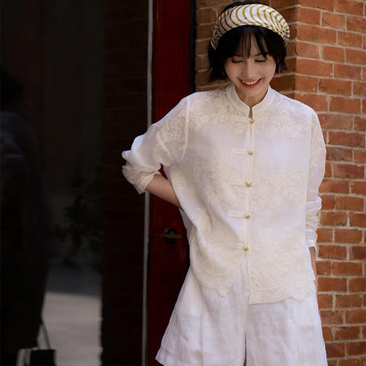 法式中国风灯笼袖天丝刺绣衬衫黄裙套装 | 法式浪漫与东方美学的碰撞，真的是美哭了【3-7天发货，周末顺延】 商品图3