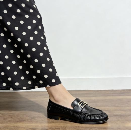 芬迪 非常经典的乐福鞋系列 商品图2