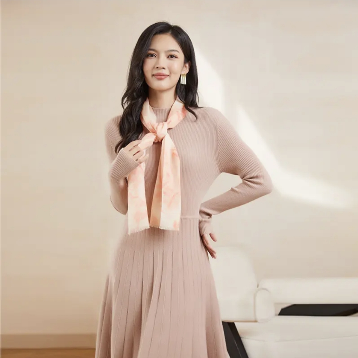 东黎 • 山羊绒女士春夏印花百搭丝巾时尚柔软戒指绒 2148