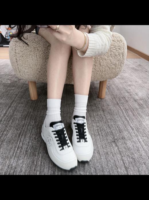 香奈儿 新款徽标黑白熊猫拼色德训休闲鞋 商品图4