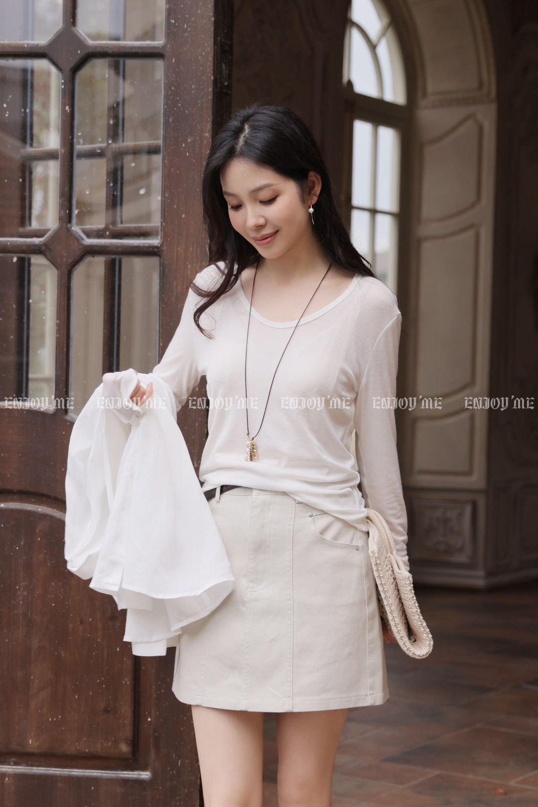 【门店同款】ENJOY夏季轻盈U领长袖T恤 170498260