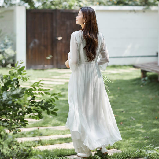 【林栖设计小店】【林栖推荐】夏季新品法式蕾丝针织拼接真丝不规则连衣裙N1962237 商品图4