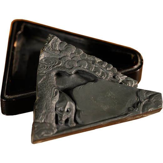 民国	松树牛纹歙砚（黑漆砚盒） 商品图5