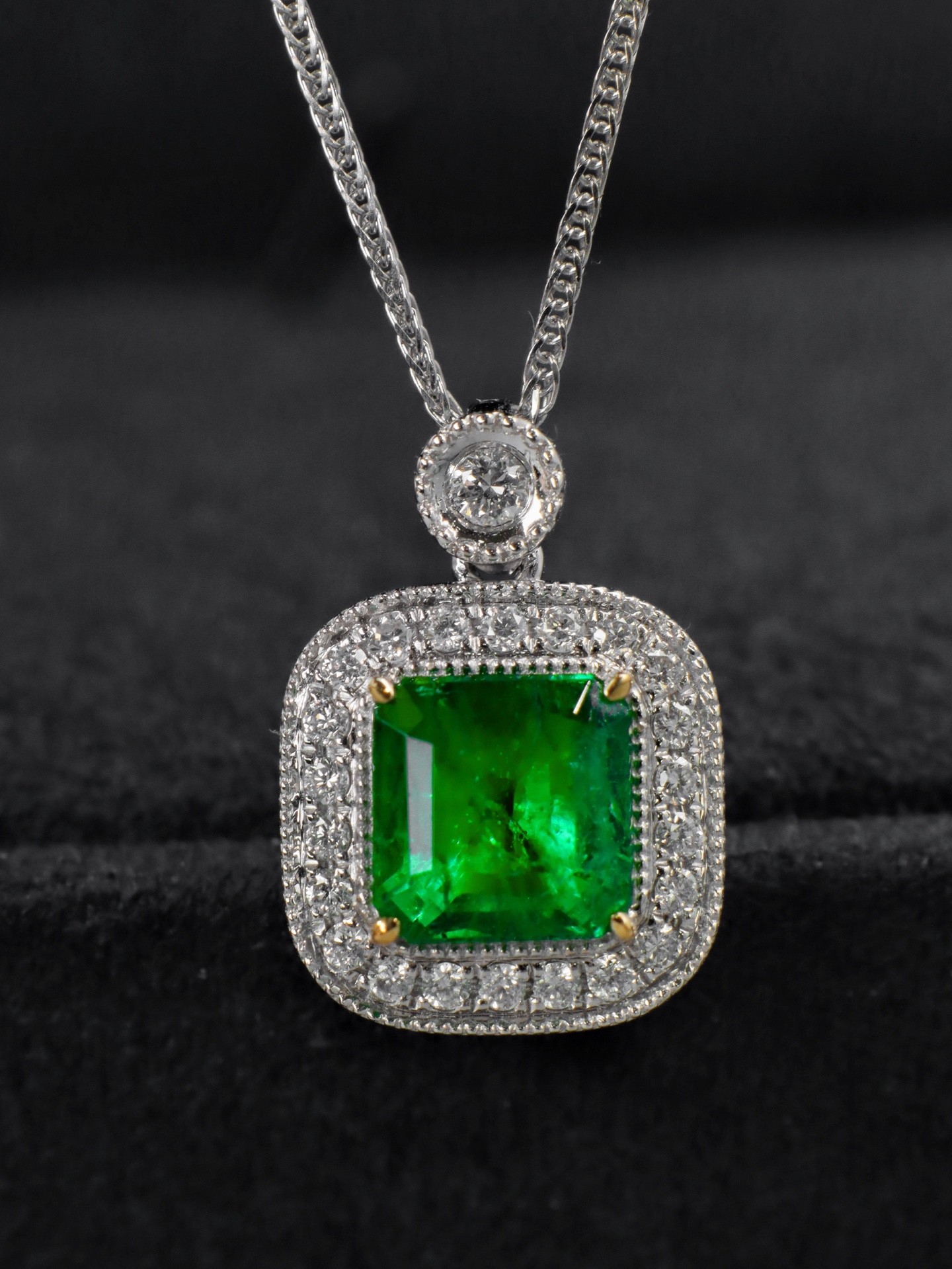 1.38克拉祖母绿吊坠