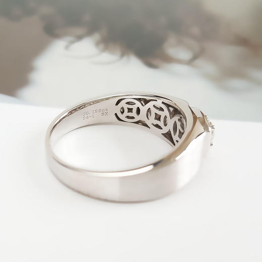 【天然正品】AU750白金简约时尚宽版0.195克拉钻石戒指15号（戒圈可改）110326TJ16 商品图6