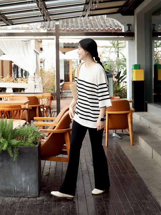 蓝白款预售7-10天，黑白款预售10-15天 【透气排汗 撞色条纹针织衫】宽松落肩版型遮肉显瘦 日本进口和纸纱抗皱免烫久穿不变形 商品图9
