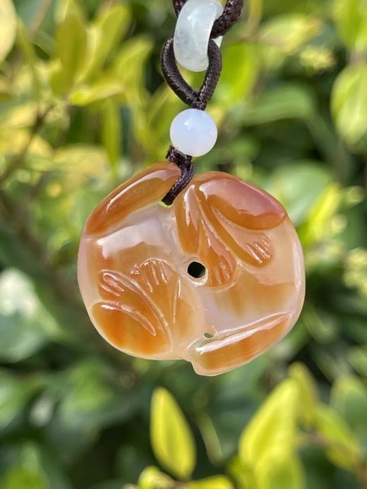 魚脑冻玛瑙巧色雕双獾吊坠，顺丰包邮 商品图2