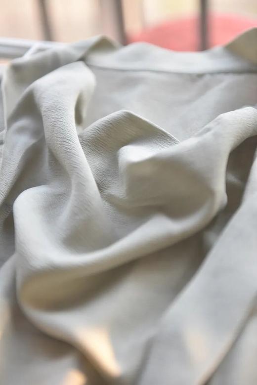 高级工艺醋酸荡领飘带衬衫 商品图4