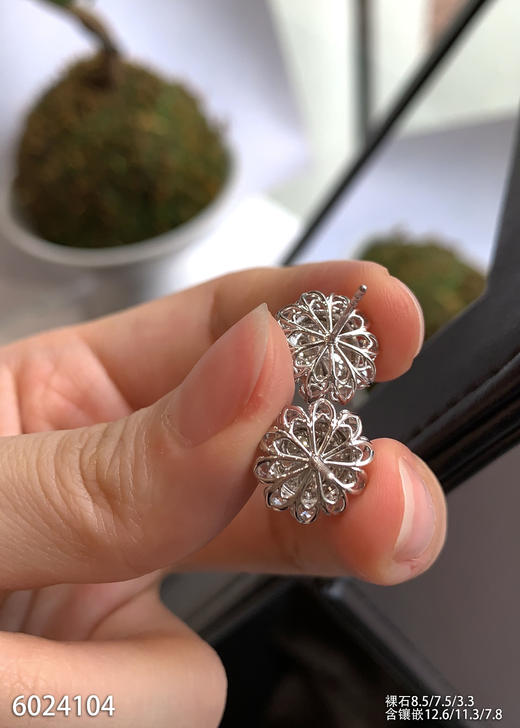 6024104，蛋面耳钉。具体价格微信咨询 商品图5