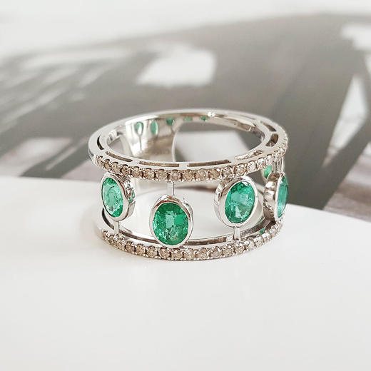 【天然正品】AU750白金镶钻群镶天然设计师款1.57克拉祖母绿戒指19号（皆取最大值）030426XY01 商品图2