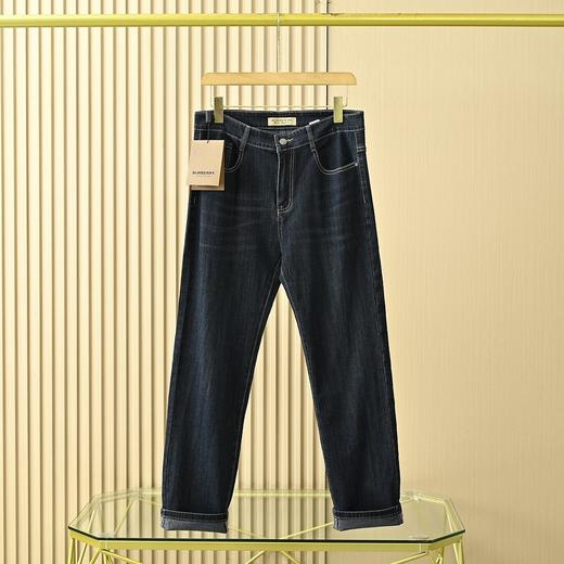 芭宝莉Burberry2026春季男式定制字母皮标休闲牛仔长裤 商品图2