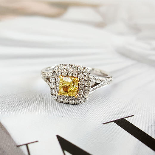 【天然正品】AU750白金百搭时尚设计师款垫型0.51克拉浓彩黄黄钻戒指13号（戒圈可改）300326NJS34 商品图3