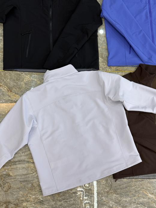 点此购买 凯乐石M8女士立领软壳防风防泼耐磨户外夹克 yw 344158 商品图10