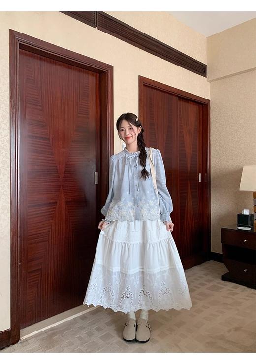 蓝白条纹重工刺绣衬衫 商品图0