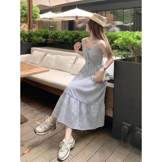 <曾小咸推荐>4.5现货秒杀 ！微信超特价！韩系度假格子吊带连衣裙 日常229.99 立减120 秒杀109.99！！ 商品图4